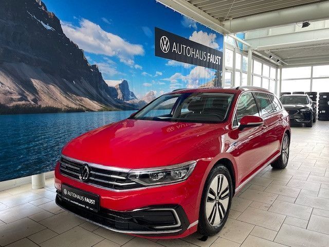 Gebraucht VW Passat GTE 218 PS (160 kW) 2022 Rot Kombi