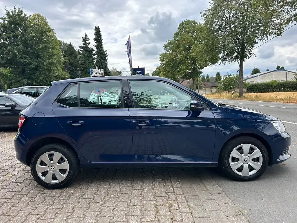 Gebraucht Skoda Fabia Cool Edition 60 PS (44 kW) 2016 Blau Limousine