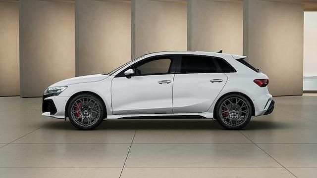 Gebraucht Audi RS3 Sportback Ambiente 400 PS (294 kW) 2025 Arkonaweiß Kleinwagen