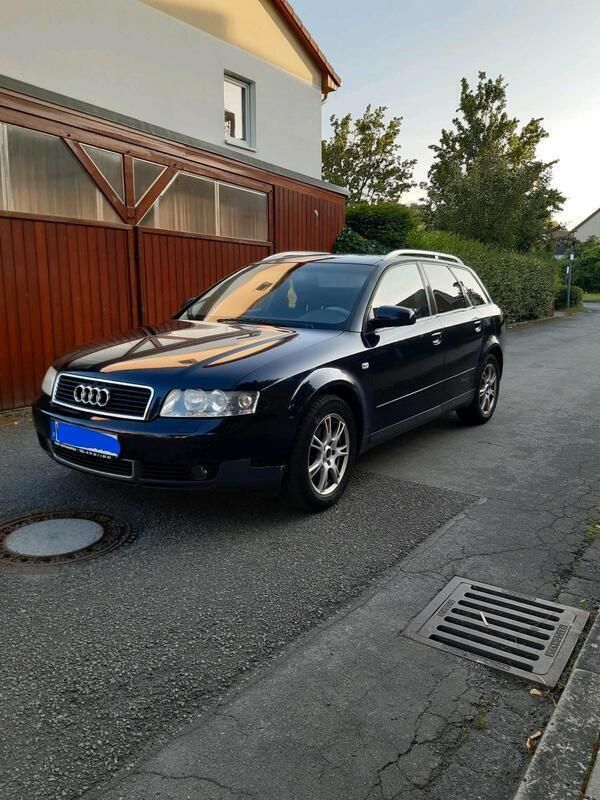 Blau Gebraucht 2002 Audi A4 Kombi | 2.499 € (Fairer Preis) - Bild 1/4