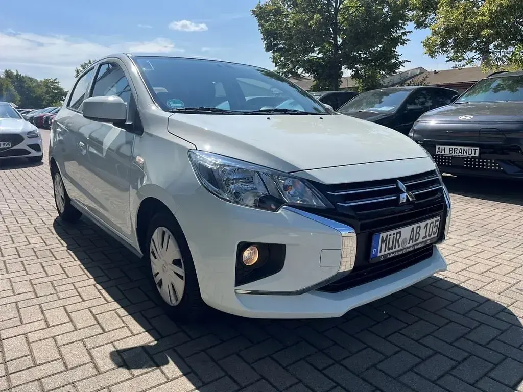 Gebraucht Mitsubishi Space Star Select 71 PS (52 kW) 2024 S) (weiss Kleinwagen
