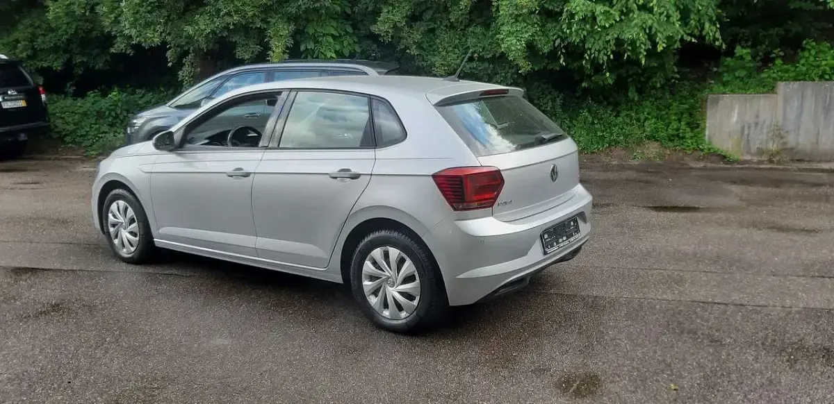 Gebraucht VW Polo Comfortline 90 PS (66 kW) 2019 Silber Kleinwagen