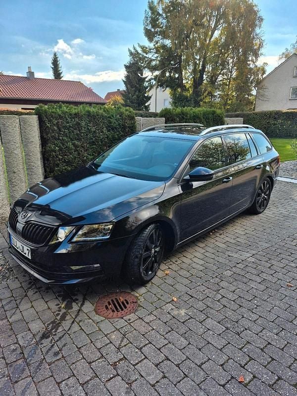 Schwarz Gebraucht 2019 Skoda Octavia Kombi | 14.500 € (Superpreis) - Bild 1/4
