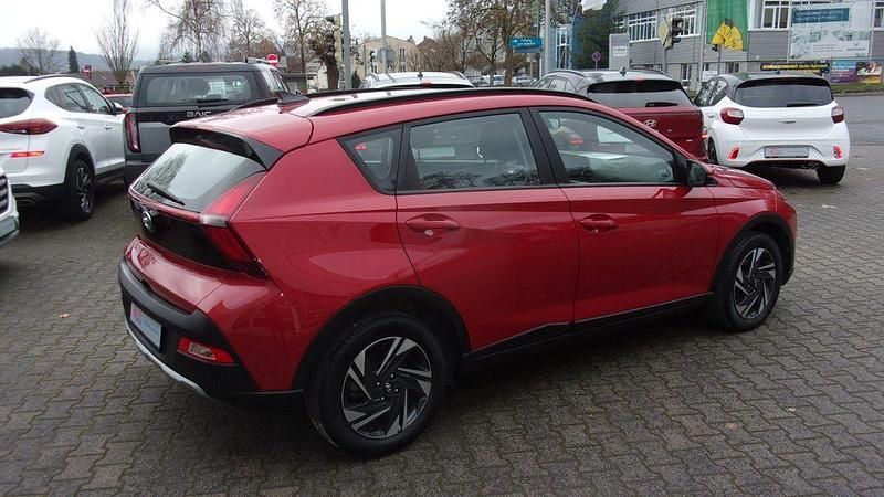Rot Gebraucht 2022 Hyundai Bayon GO! SUV | 15.900 € (Guter Preis) - Bild 1/4