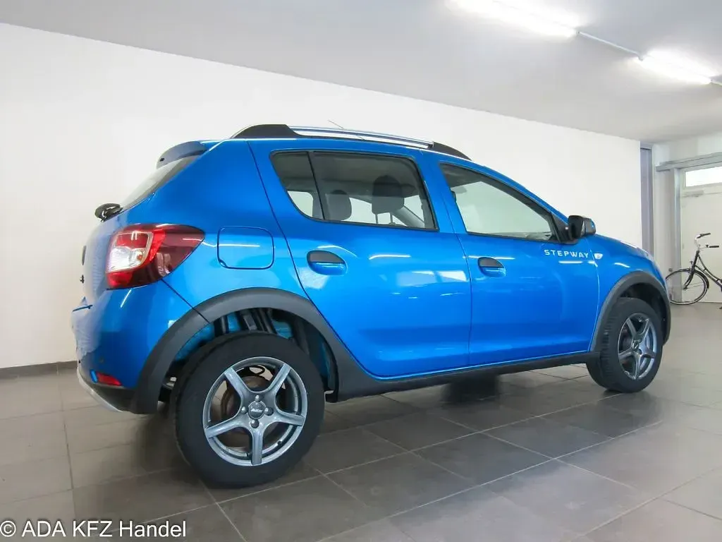Gebraucht Dacia Sandero Prestige 90 PS (66 kW) 2015 Blau SUV