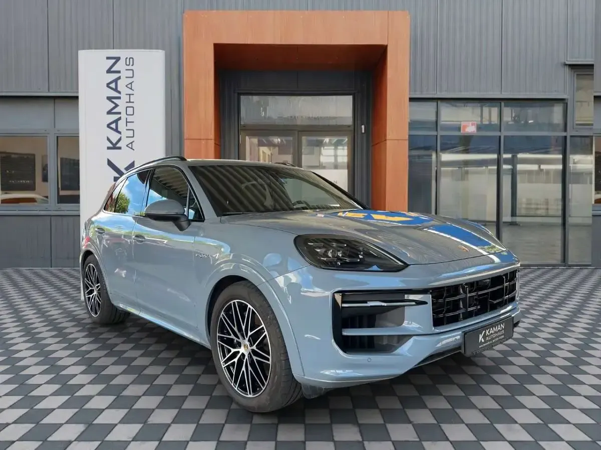 Gebraucht Porsche Cayenne Sport 470 PS (345 kW) 2024 Grau SUV
