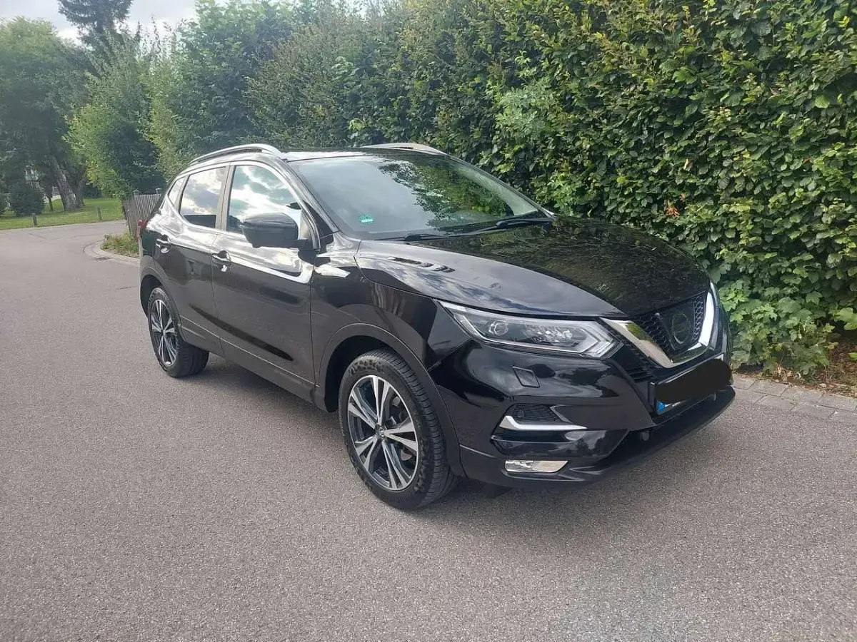 Gebraucht Nissan Qashqai Acenta 163 PS (119 kW) 2018 Schwarz SUV