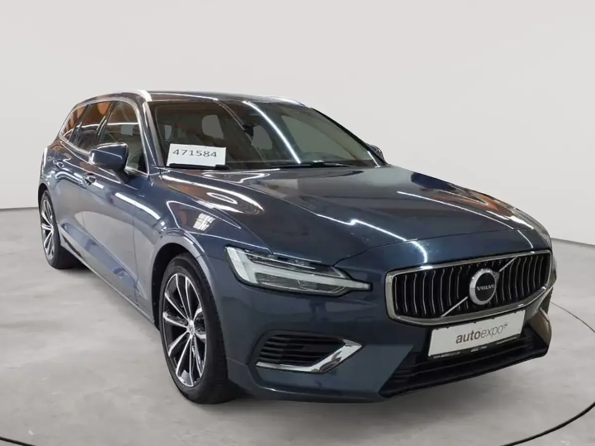 Gebraucht Volvo V60 Core 253 PS (186 kW) 2023 Kombi