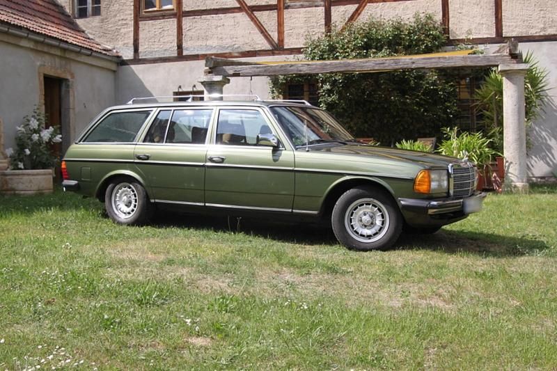 Gebraucht Mercedes E300 88 PS (64 kW) 1983 Grün Kombi