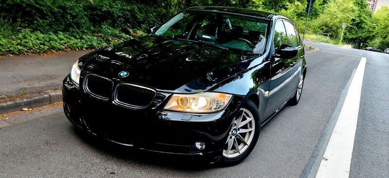 Schwarz Gebraucht 2010 BMW 318 Sport Line Limousine | 5.500 € (Fairer Preis) - Bild 1/4