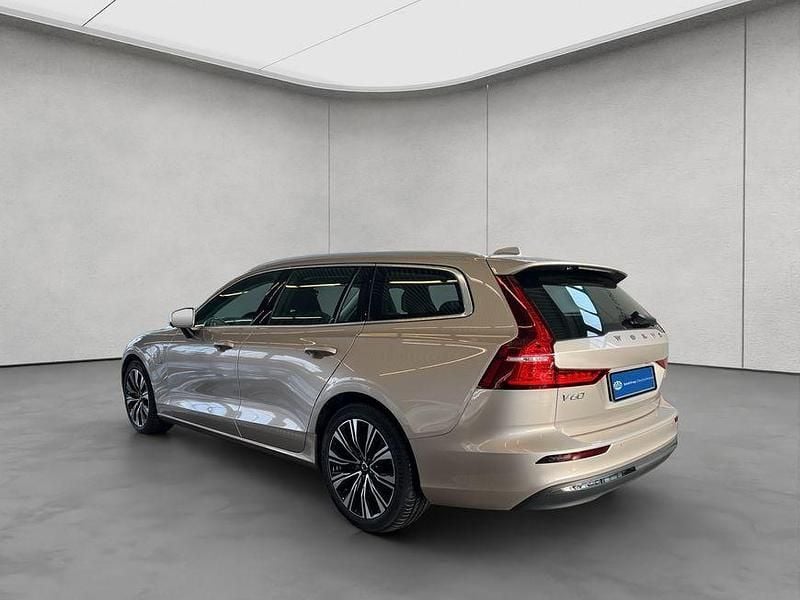 Gebraucht Volvo V60 Plus 398 PS (292 kW) 2023 Bright dusk metallic 736 Kombi