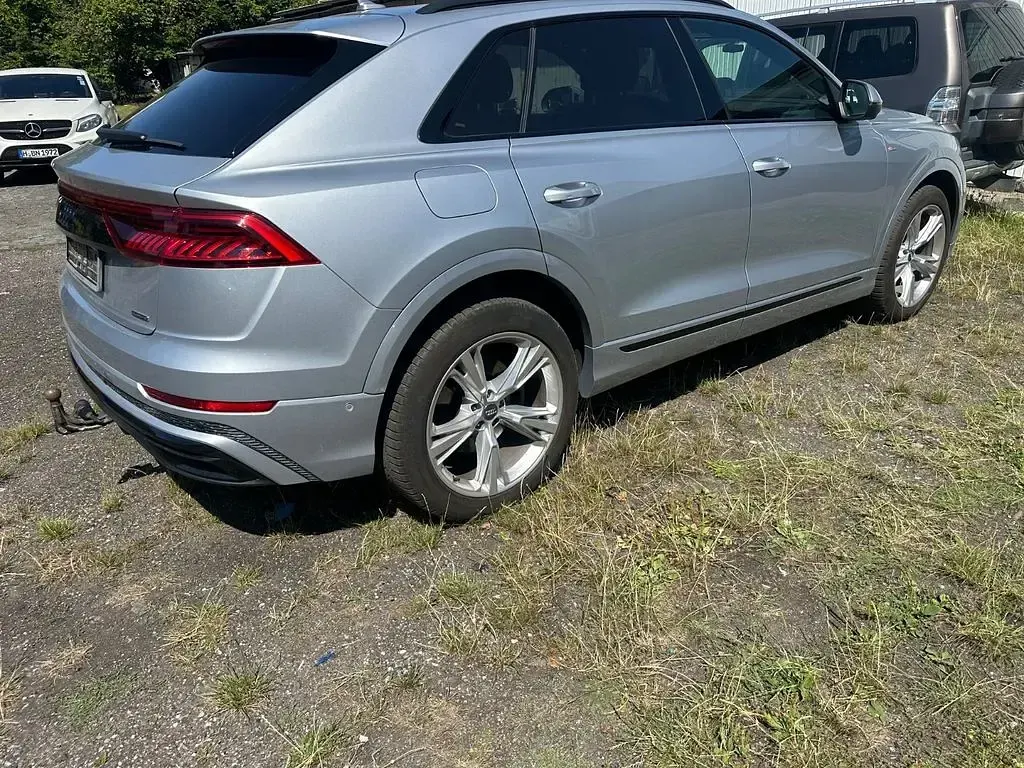 Gebraucht Audi Q8 Sport 286 PS (210 kW) 2021 Silber SUV