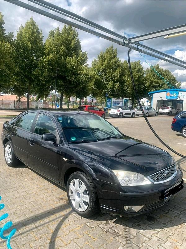 Gebraucht Ford Mondeo 125 PS (91 kW) 2005 Schwarz Kombi