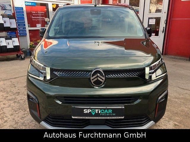 Gebraucht Citroën Berlingo 131 PS (96 kW) 2025 Grünmetallic Van / Kleinbus