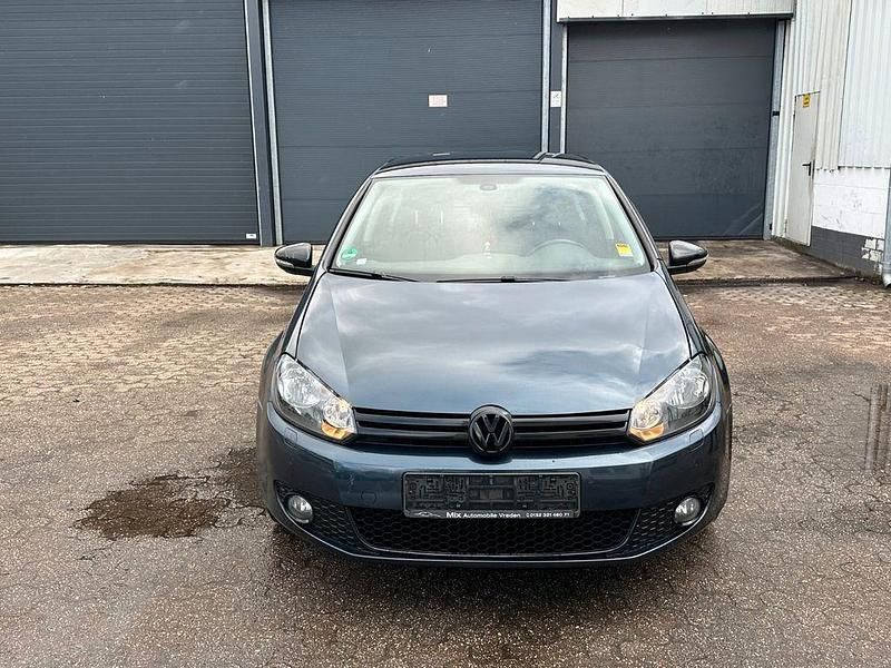 Gebraucht VW Golf VII Match 105 PS (77 kW) 2012 Blau Limousine