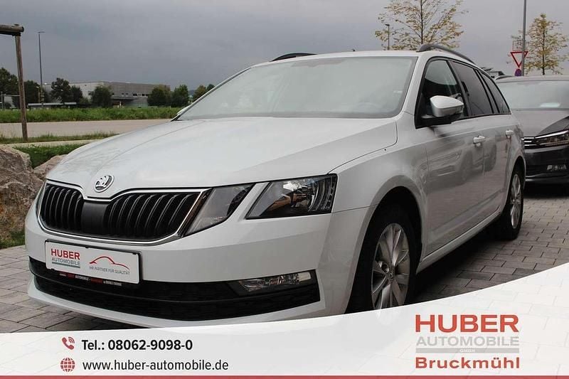 Weiß Gebraucht 2018 Skoda Octavia Ambition Kombi | 13.950 € (Fairer Preis) - Bild 1/4