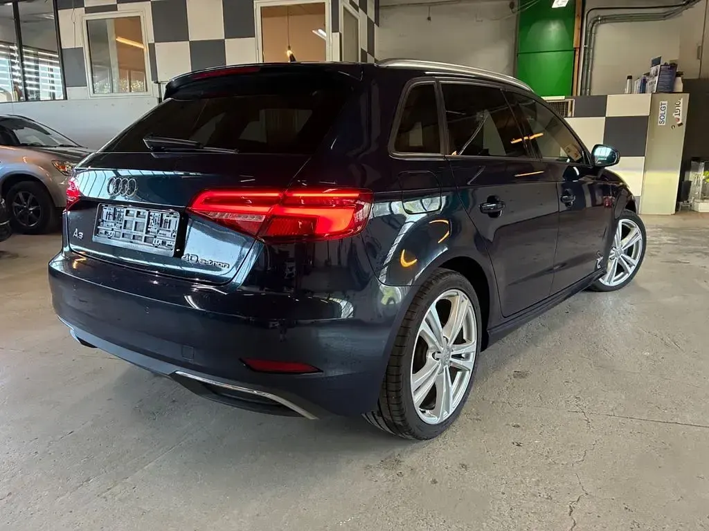 Gebraucht Audi A3 Sport 204 PS (150 kW) 2020 Blau Limousine