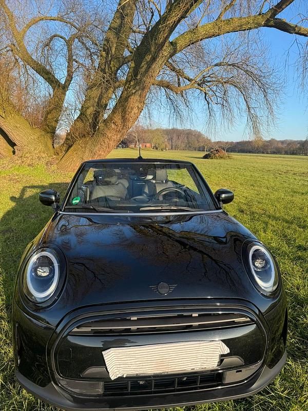 Schwarz Gebraucht 2023 Mini Cooper Cabriolet Classic Cabrio | 27.900 € (Fairer Preis) - Bild 1/4