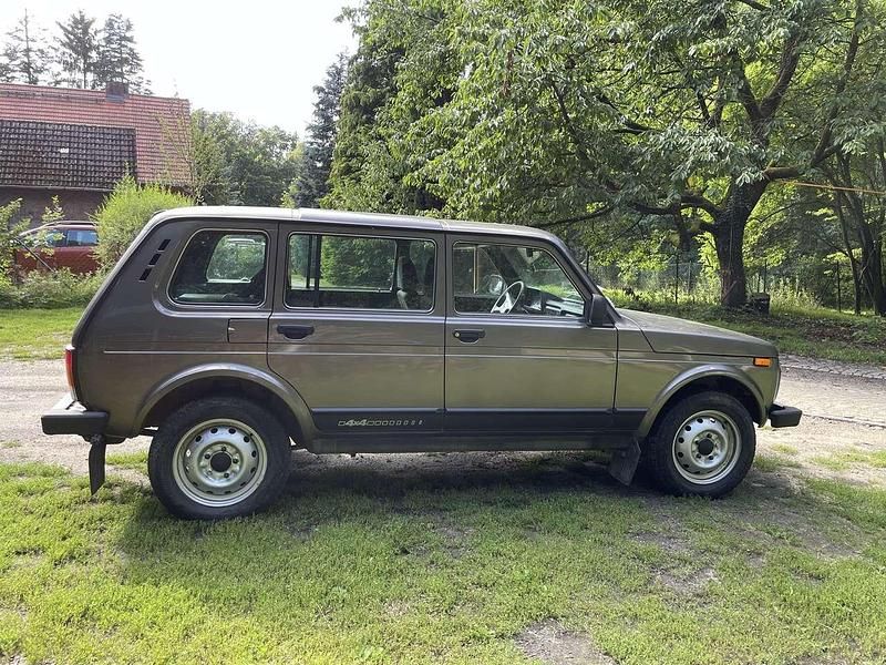 Gebraucht Lada Urban 83 PS (61 kW) 2018 SUV