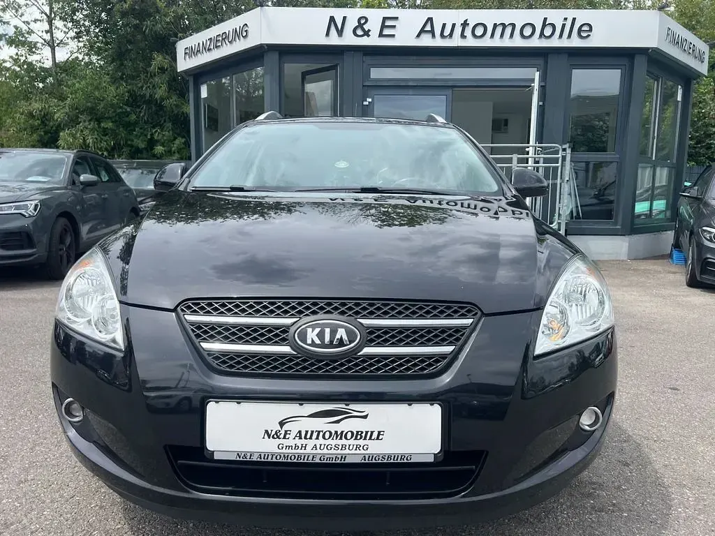Gebraucht Kia Ceed Spirit 126 PS (92 kW) 2009 Schwarz Kleinwagen