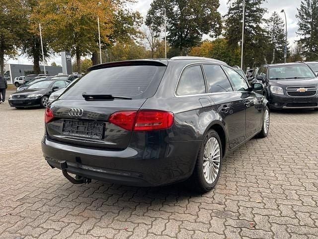 Gebraucht Audi A4 Attraction 143 PS (105 kW) 2013 Grau Kombi