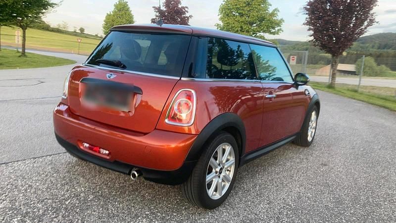 Gebraucht Mini Cooper 76 PS (55 kW) 2012 Orange Kleinwagen
