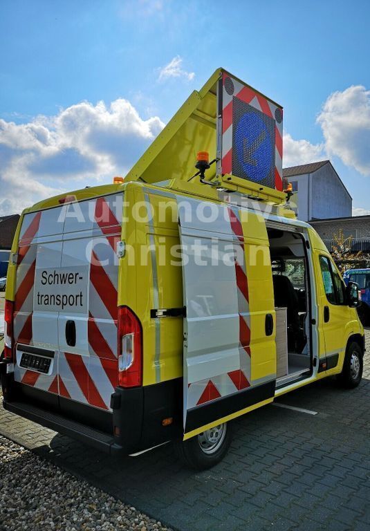 Gelb Gebraucht 2019 Citroën Jumper Van / Kleinbus | 93.990 € - Bild 1/4
