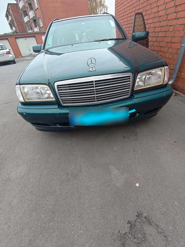 Gebraucht Mercedes C180 122 PS (89 kW) 1998 Grün Kombi
