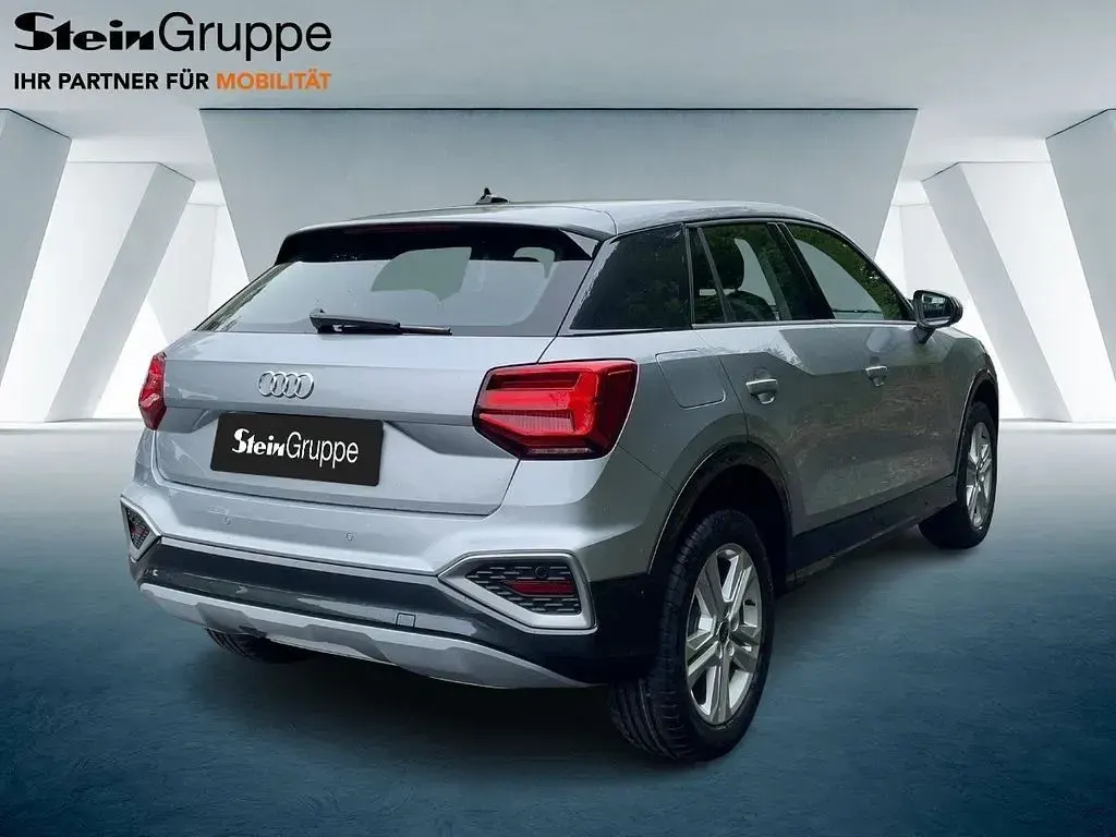 Neu Audi Q2 Advanced 150 PS (110 kW) 2026 Silber SUV