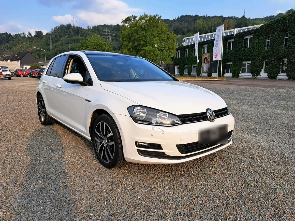 Gebraucht VW Golf VII Highline 86 PS (63 kW) 2014 Weiß Kleinwagen