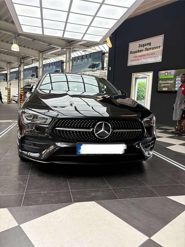 Schwarz Gebraucht 2020 Mercedes CLA250 Limousine | 36.000 € (Teuer) - Bild 1/4