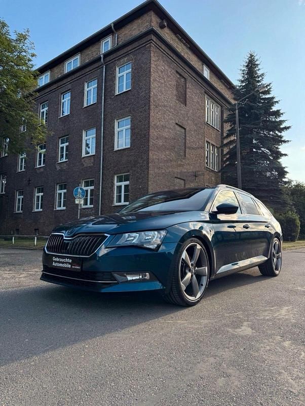 Blau Gebraucht 2016 Skoda Superb GreenLine Kombi | 7.690 € (Etwas zu teuer) - Bild 1/4