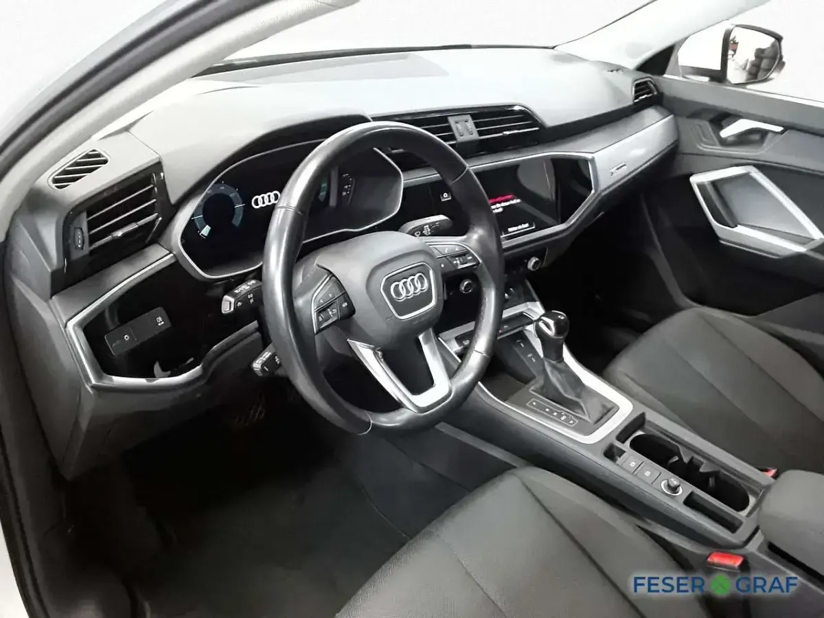 Gebraucht Audi Q3 Sportback Comfort 245 PS (180 kW) 2022 Weiß SUV