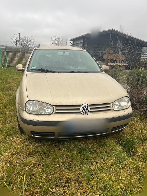 Gold Gebraucht 2000 VW Golf IV Kombi | 1.300 € (Fairer Preis) - Bild 1/4