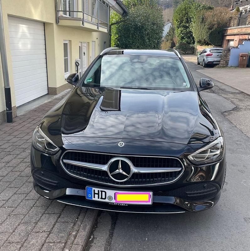 Gebraucht Mercedes C220 200 PS (147 kW) 2022 Schwarz Kombi