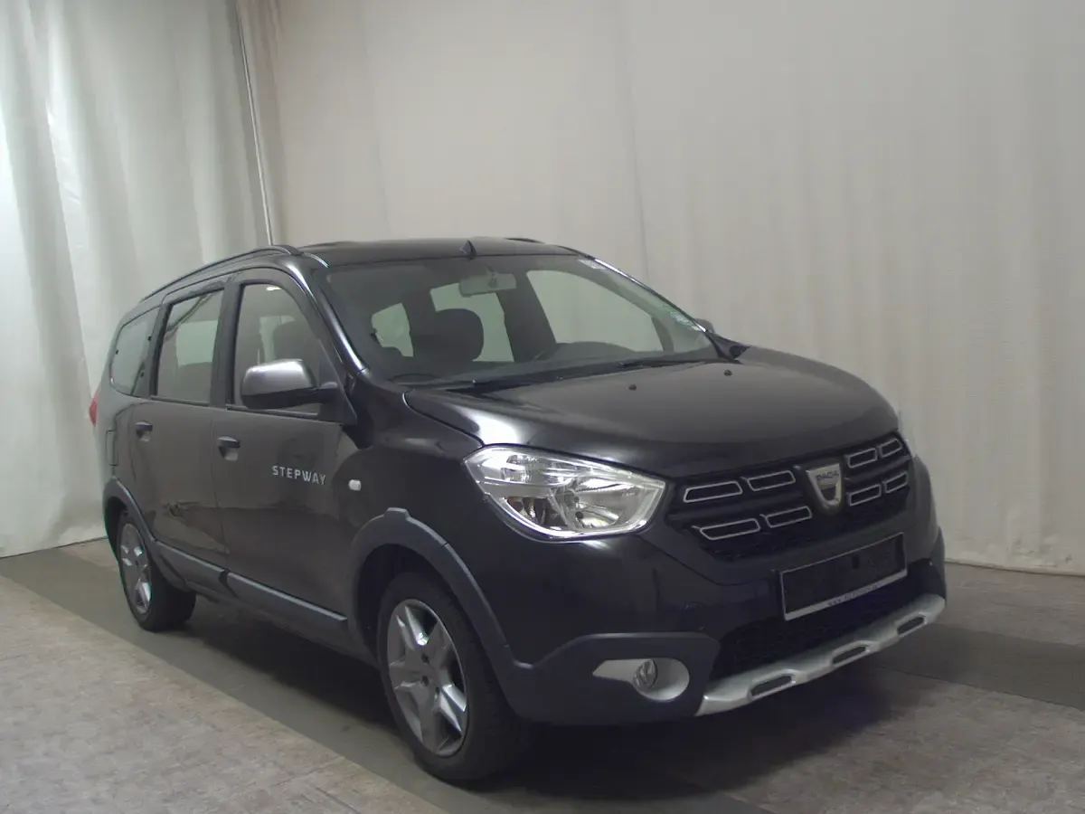 Gebraucht Dacia Lodgy 131 PS (96 kW) 2021 Schwarz Van / Kleinbus
