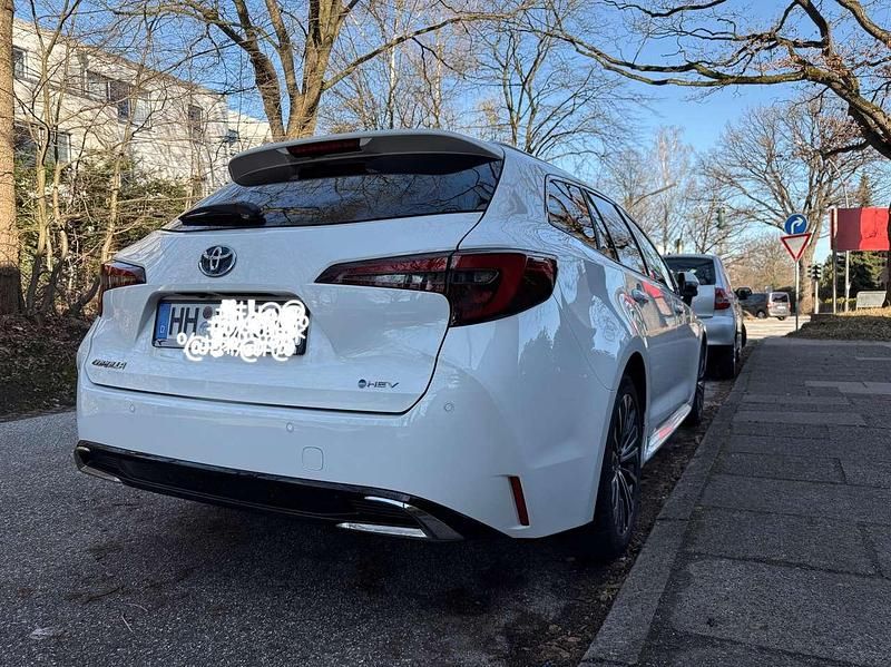Gebraucht Toyota Corolla 196 PS (144 kW) 2025 Weiß Kombi
