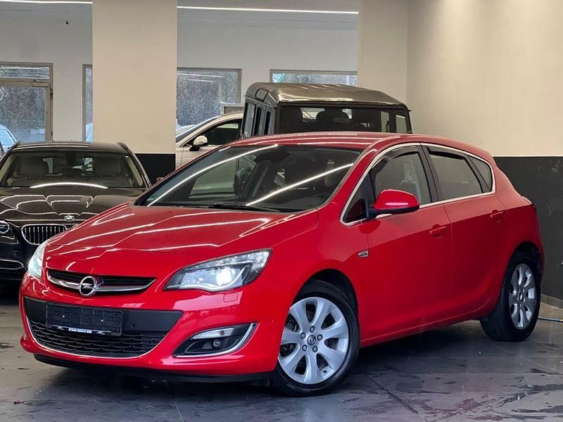 Gebraucht Opel Astra Exklusiv 165 PS (121 kW) 2014 Rot Limousine