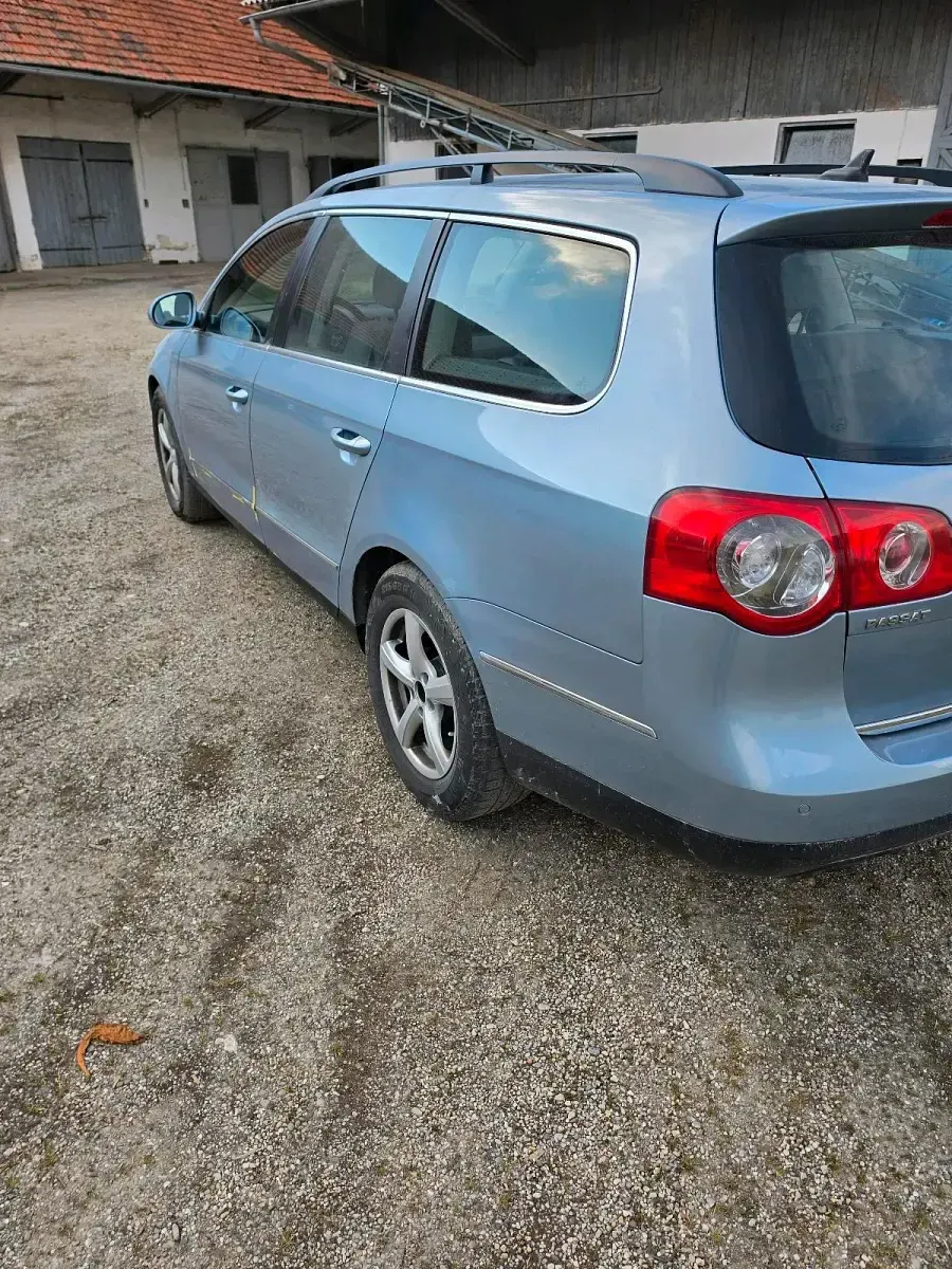Gebraucht VW Passat 140 PS (102 kW) 2007 Blau Kombi