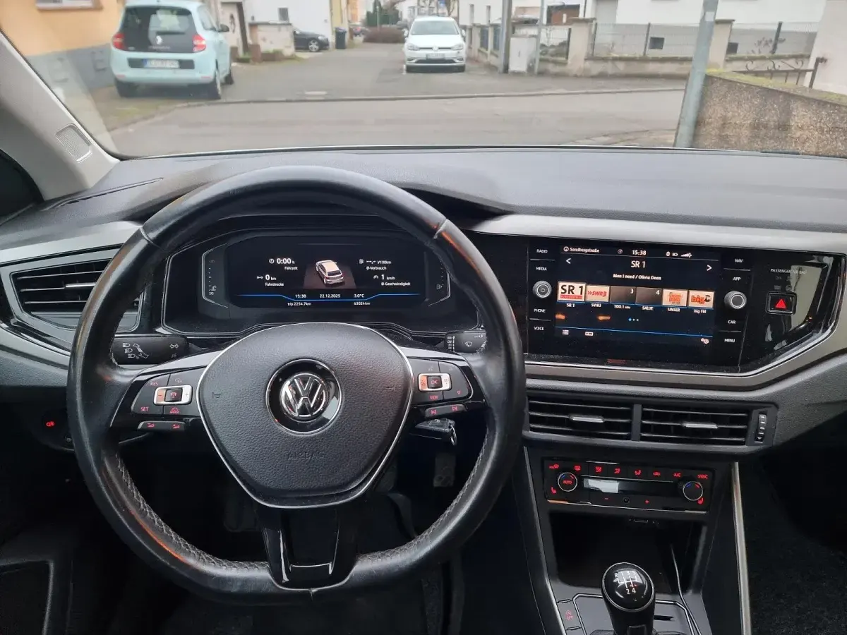 Gebraucht VW Polo 95 PS (69 kW) 2018 Weiß Kleinwagen