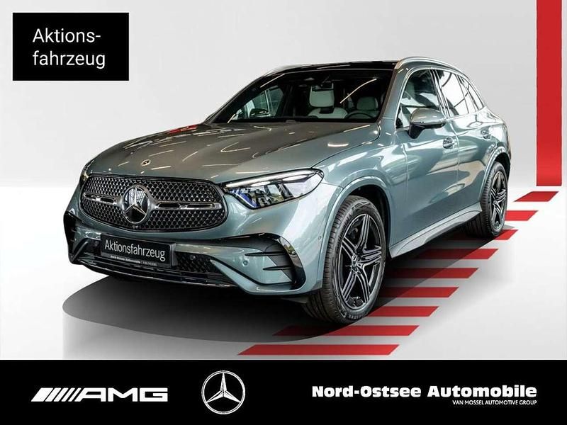 Metalliclack verdesilber Gebraucht 2025 Mercedes GLC220 AMG SUV | 61.498 € (Fairer Preis) - Bild 1/4