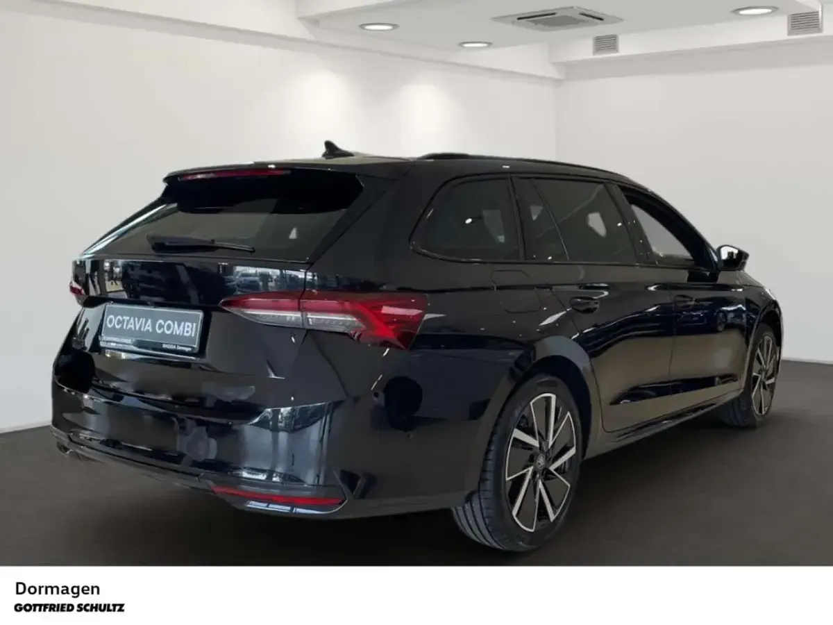 Gebraucht Skoda Octavia SportLine 150 PS (110 kW) 2026 Schwarz Kombi