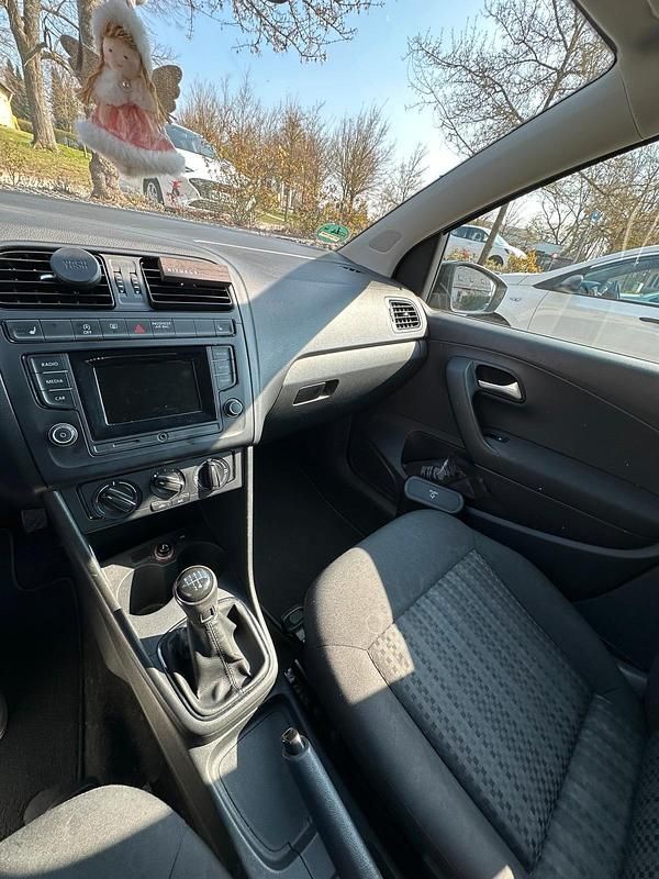 Gebraucht VW Polo 75 PS (55 kW) 2015 Schwarz Kleinwagen