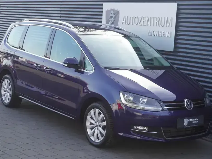 Gebraucht VW Sharan Highline 150 PS (110 kW) 2020 Blau (atlantik blue metallic) Van / Kleinbus
