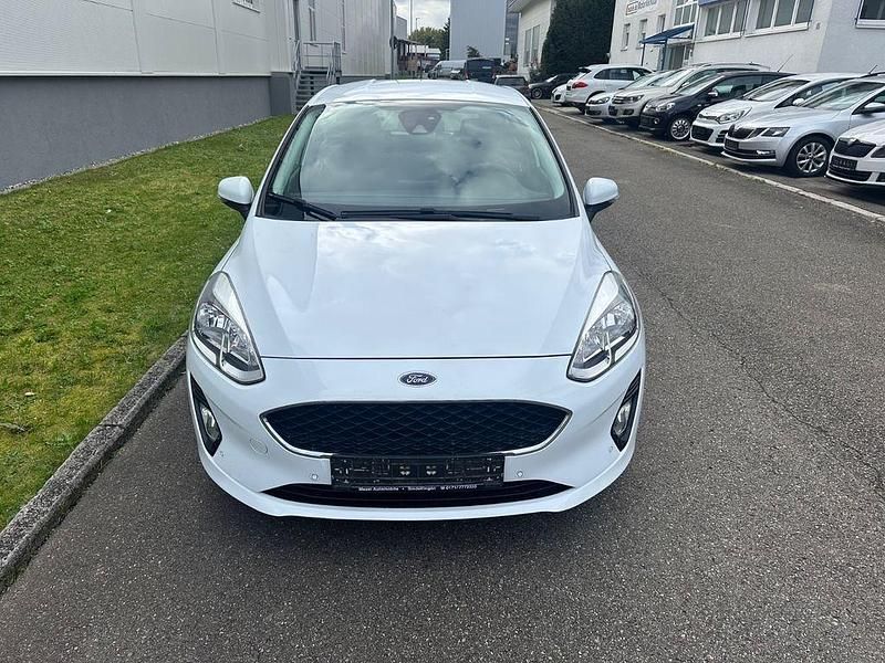 Gebraucht Ford Fiesta Cool & Connect 101 PS (74 kW) 2017 Weiß Kleinwagen