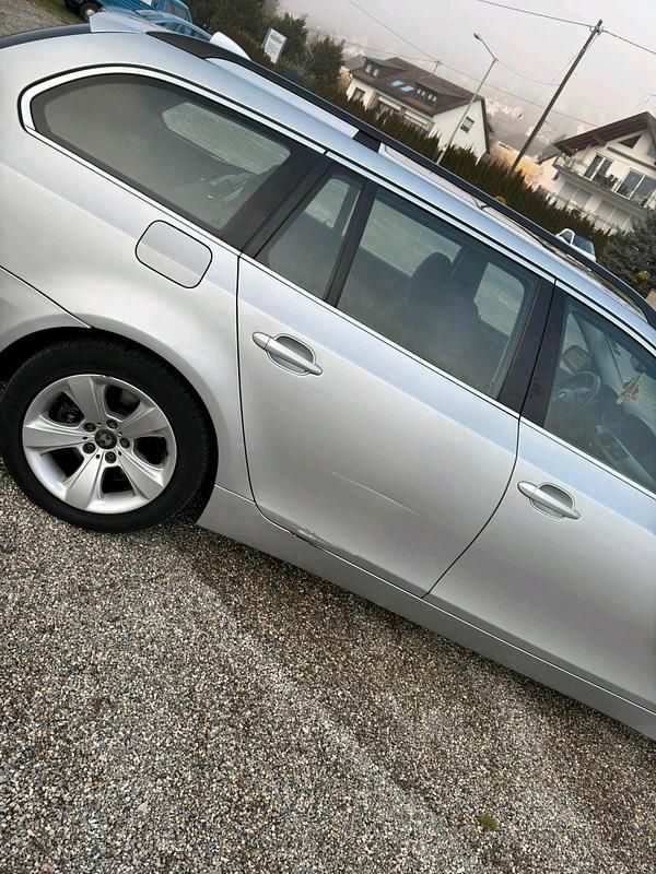 Grau Gebraucht 2006 BMW 525 Kombi | 2.600 € (Guter Preis) - Bild 1/4