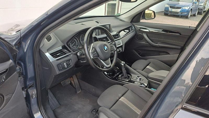 Grau Gebraucht 2017 BMW X1 Sport Line SUV | 14.800 € (Superpreis) - Bild 1/4
