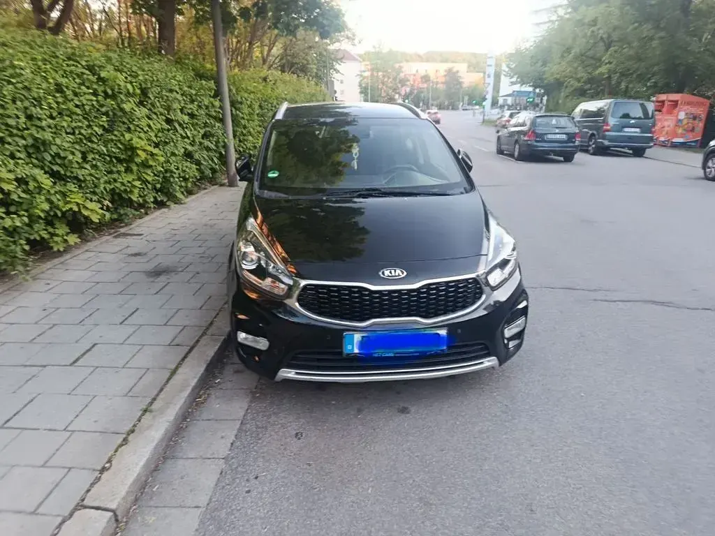 Gebraucht Kia Carens Edition 7 141 PS (103 kW) 2017 Schwarz Van / Kleinbus