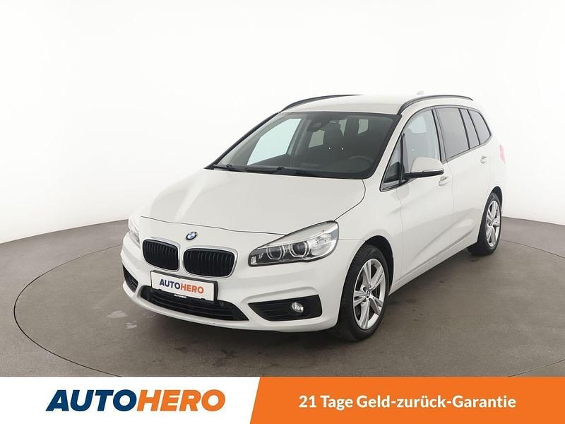 Weiß Gebraucht 2015 BMW 218 Gran Tourer Advantage Van / Kleinbus | 14.690 € (Teuer) - Bild 1/3