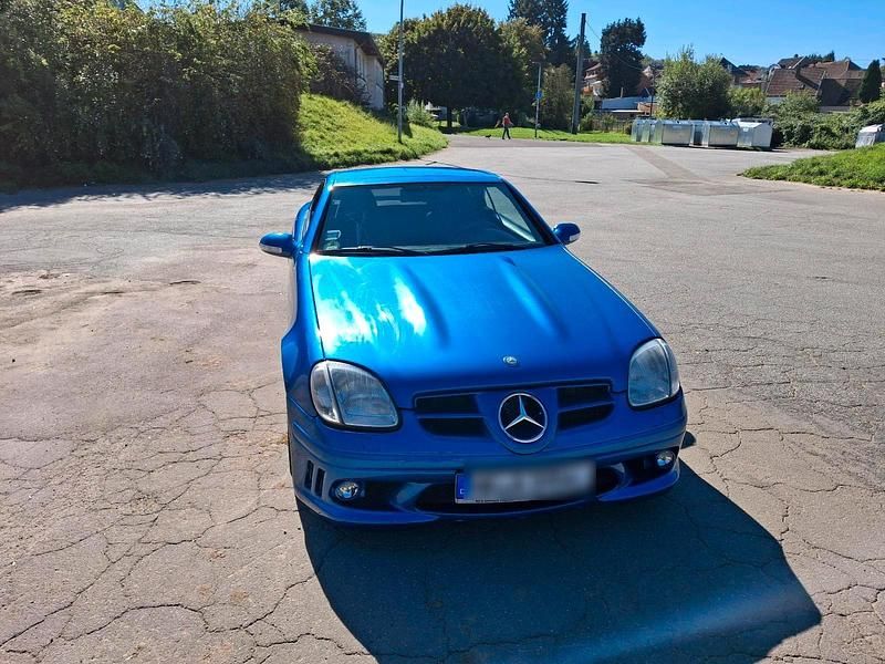 Blau Gebraucht 2002 Mercedes SLK200 Cabrio | 6.500 € - Bild 1/4